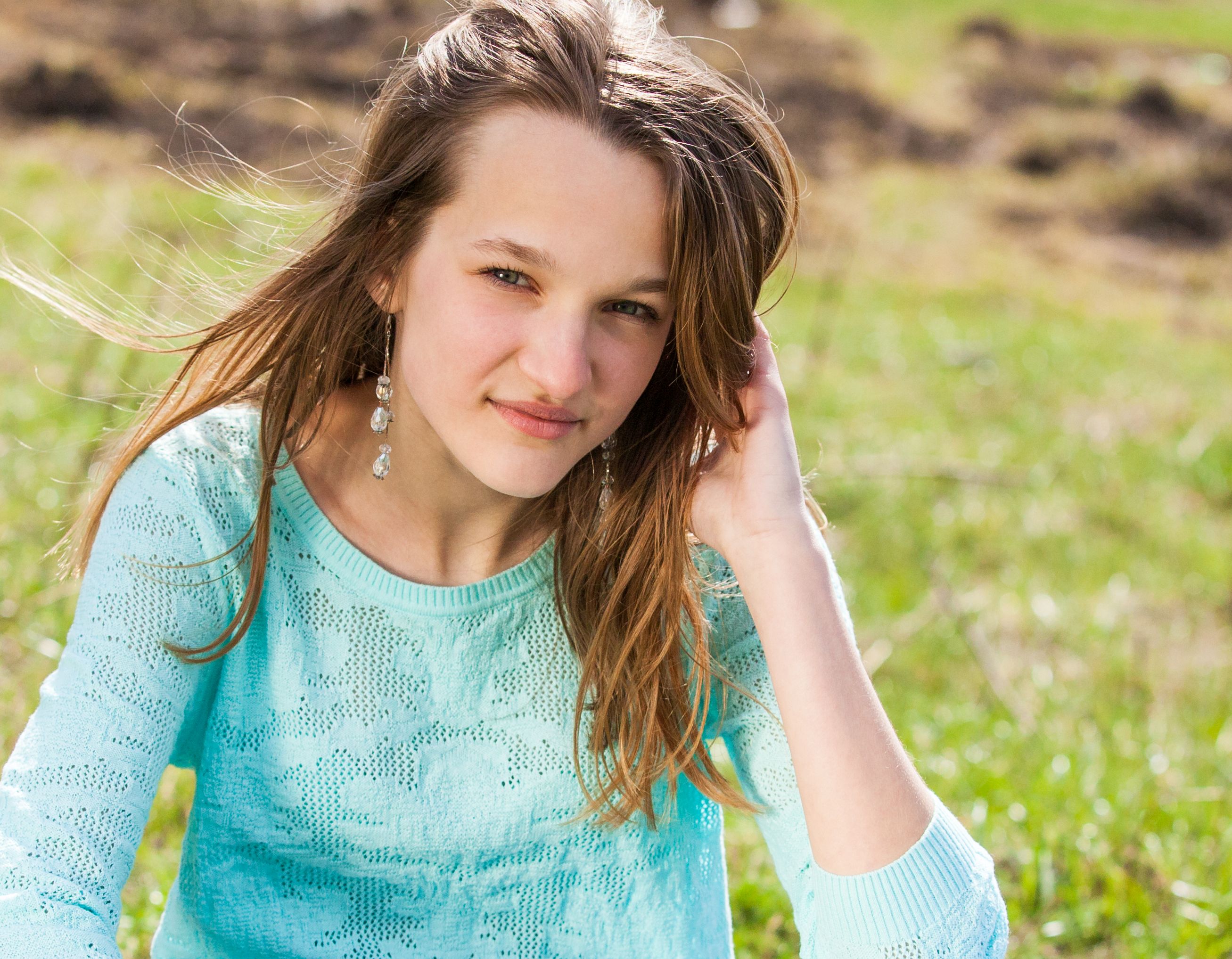 a 13-year-old Catholic girl photographed in April 2015, picture 3