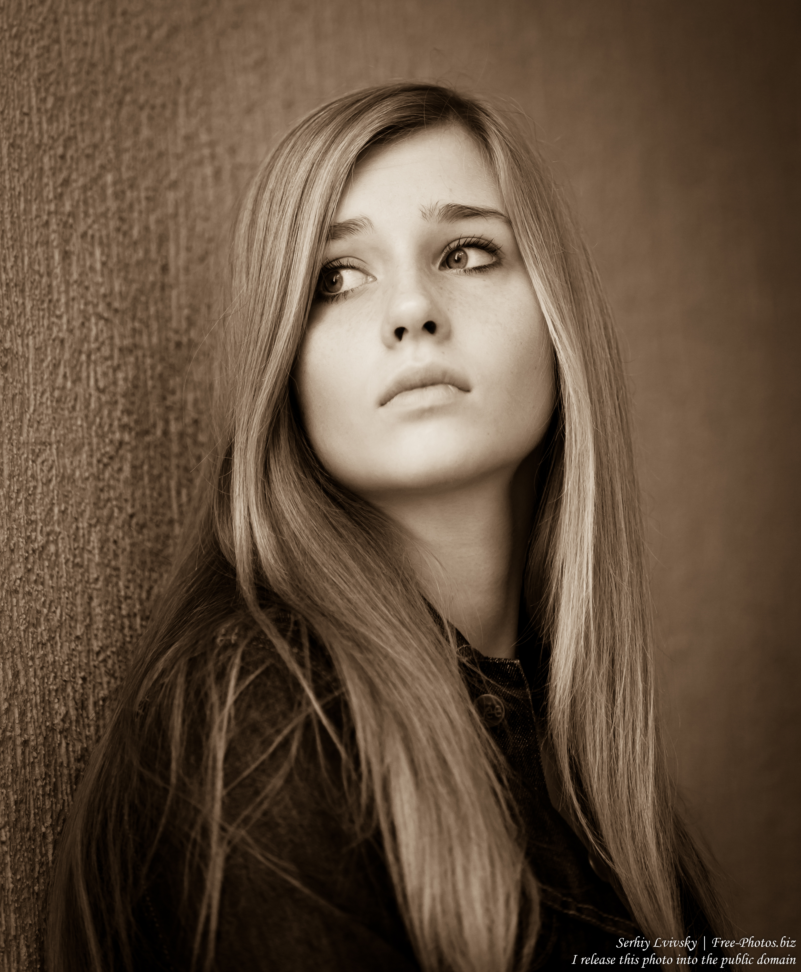 a 17-year-old natural blond girl with blue eyes photographed in October 2015 by Serhiy Lvivsky, picture 2