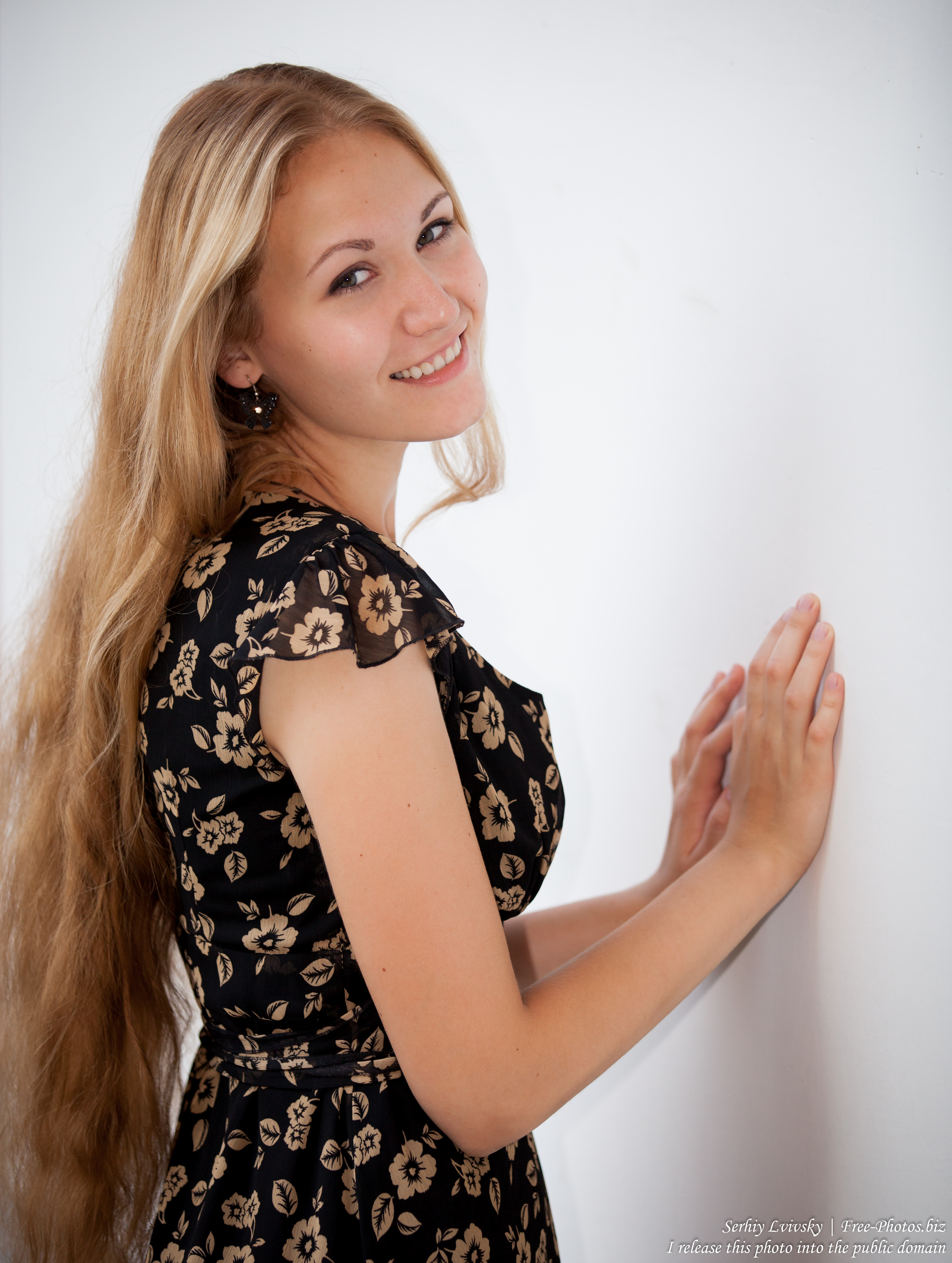 a Roman-Catholic tall girl photographed in September 2015 by Serhiy Lvivsky, picture 9