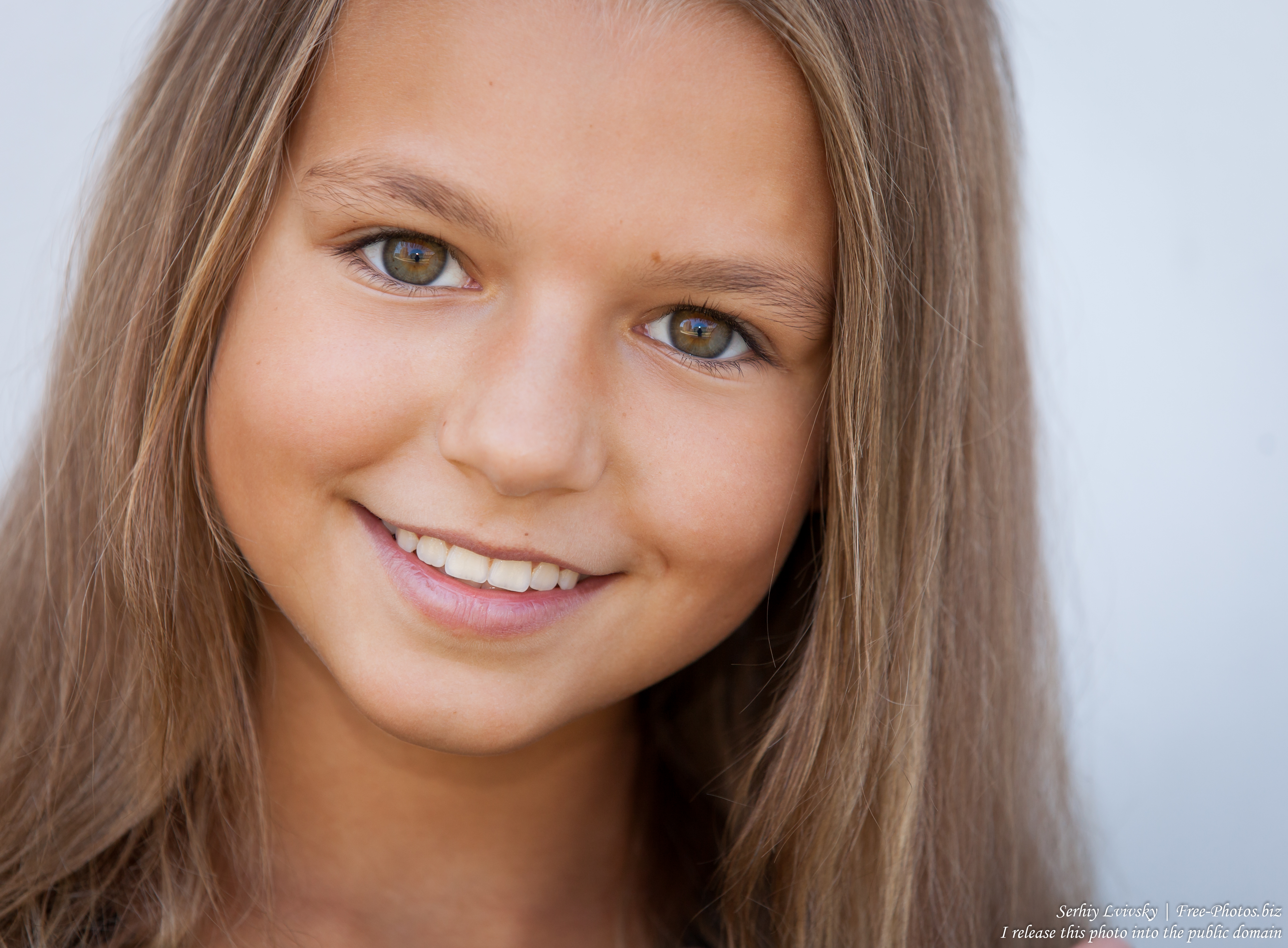 a twelve-year-old girl photographed in July 2015 by Serhiy Lvivsky, picture 1