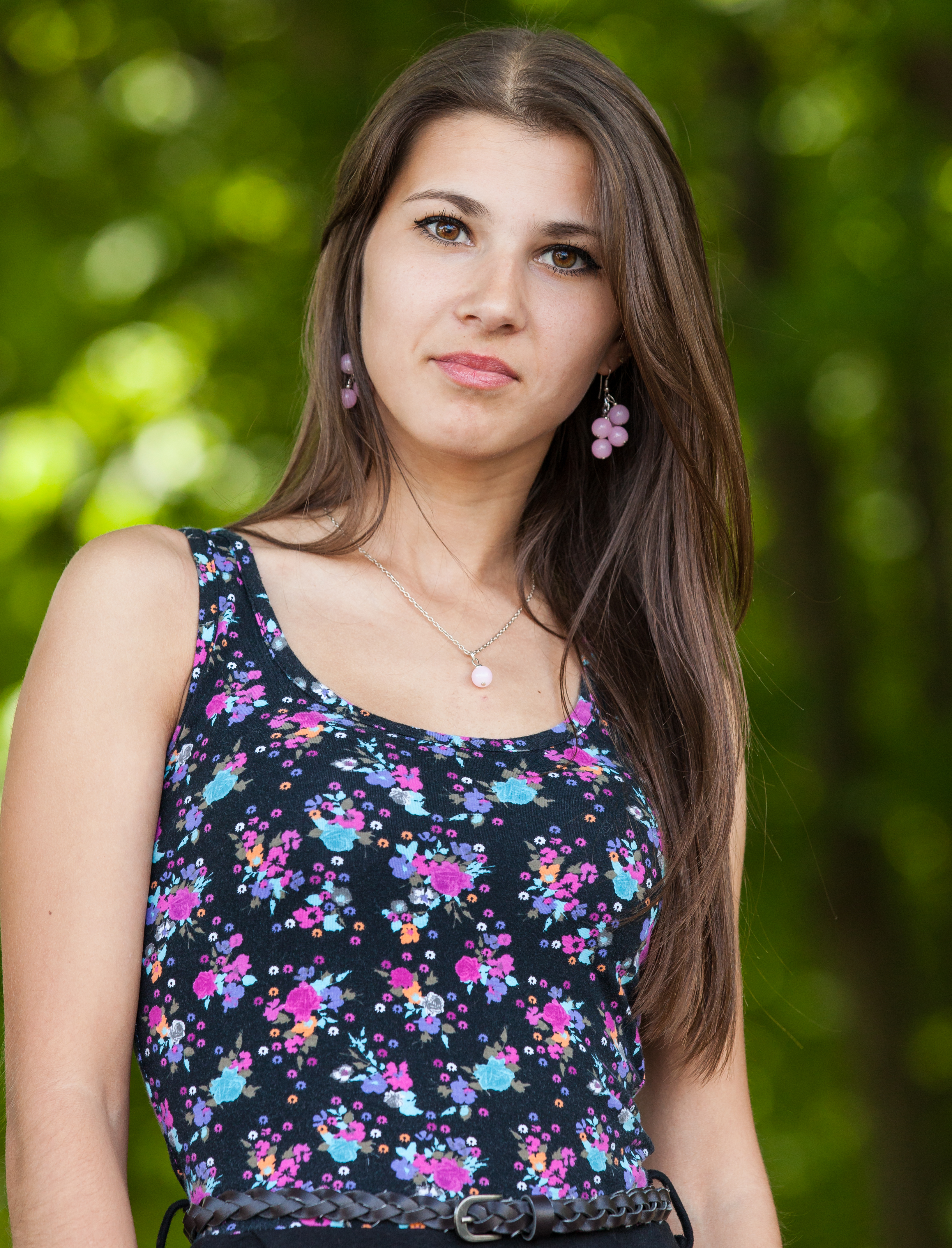 an amazingly beautiful Roman-Catholic girl photographed in May 2014, picture 4/25