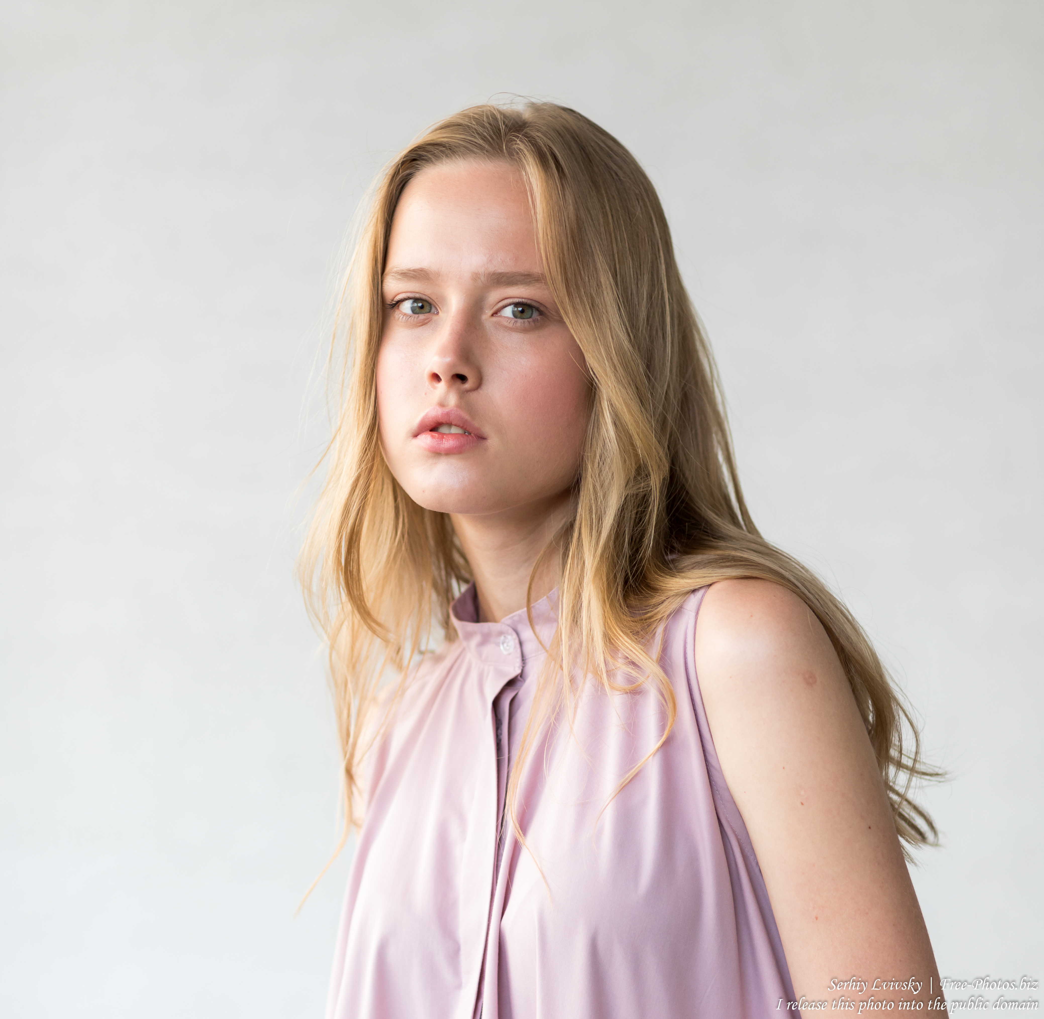 Ania - an 18-year-old natural blonde girl photographed in June 2019 by Serhiy Lvivsky, picture 1