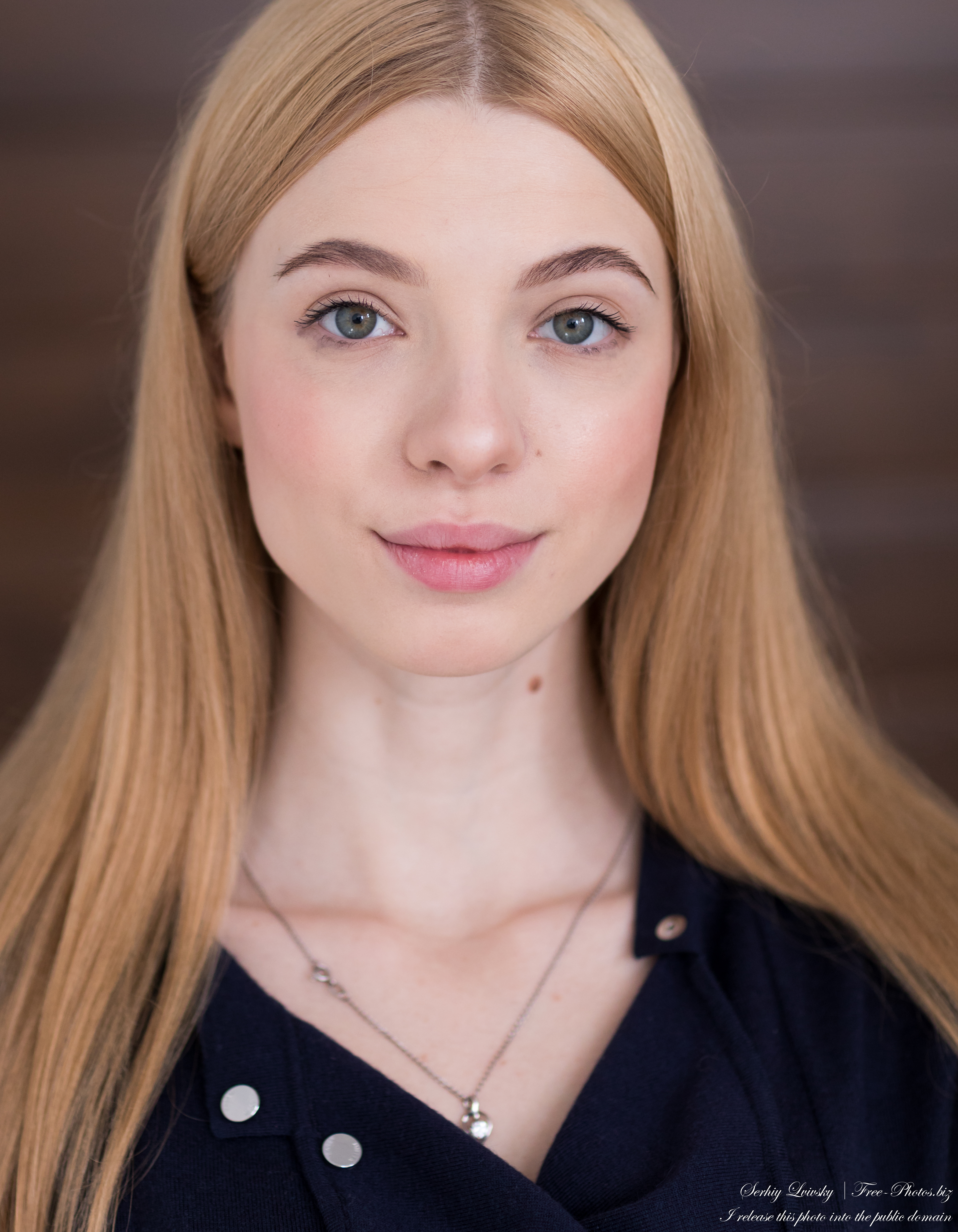 Anna - an 18-year-old girl photographed in October 2020 by Serhiy Lvivsky, picture 5