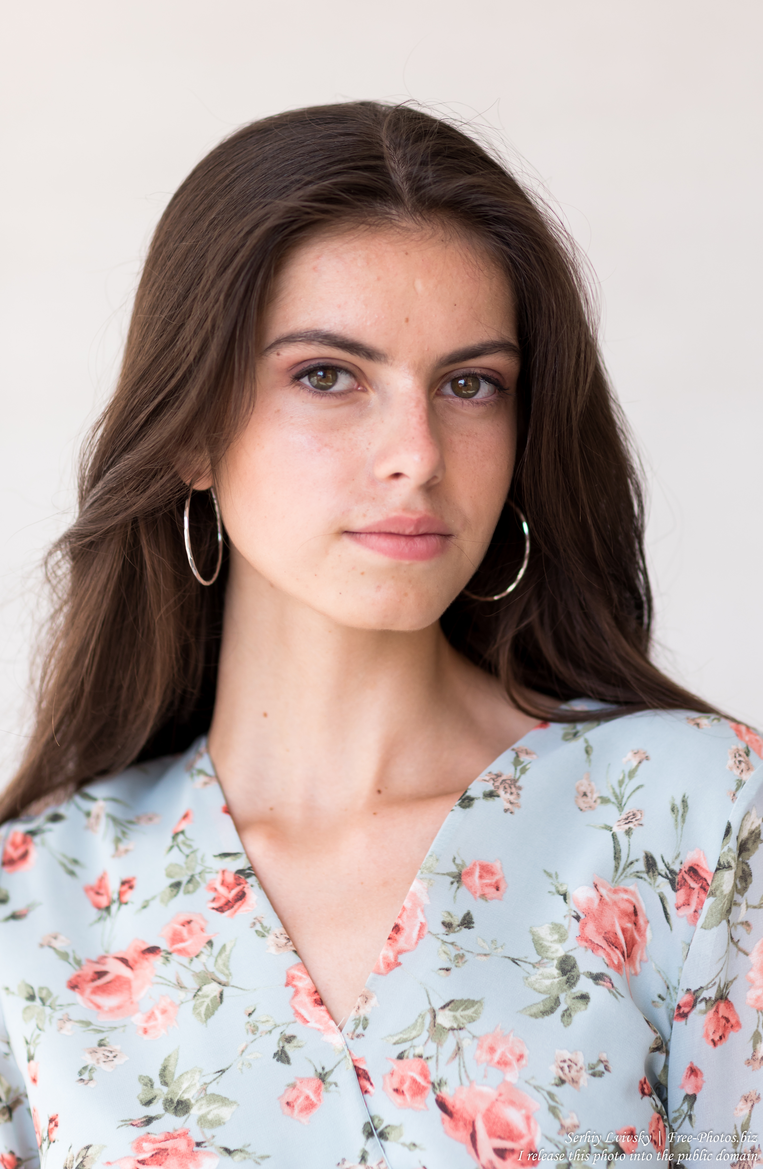 Christina - a 16-year-old brunette girl photographed in July 2019 by Serhiy Lvivsky, picture 1