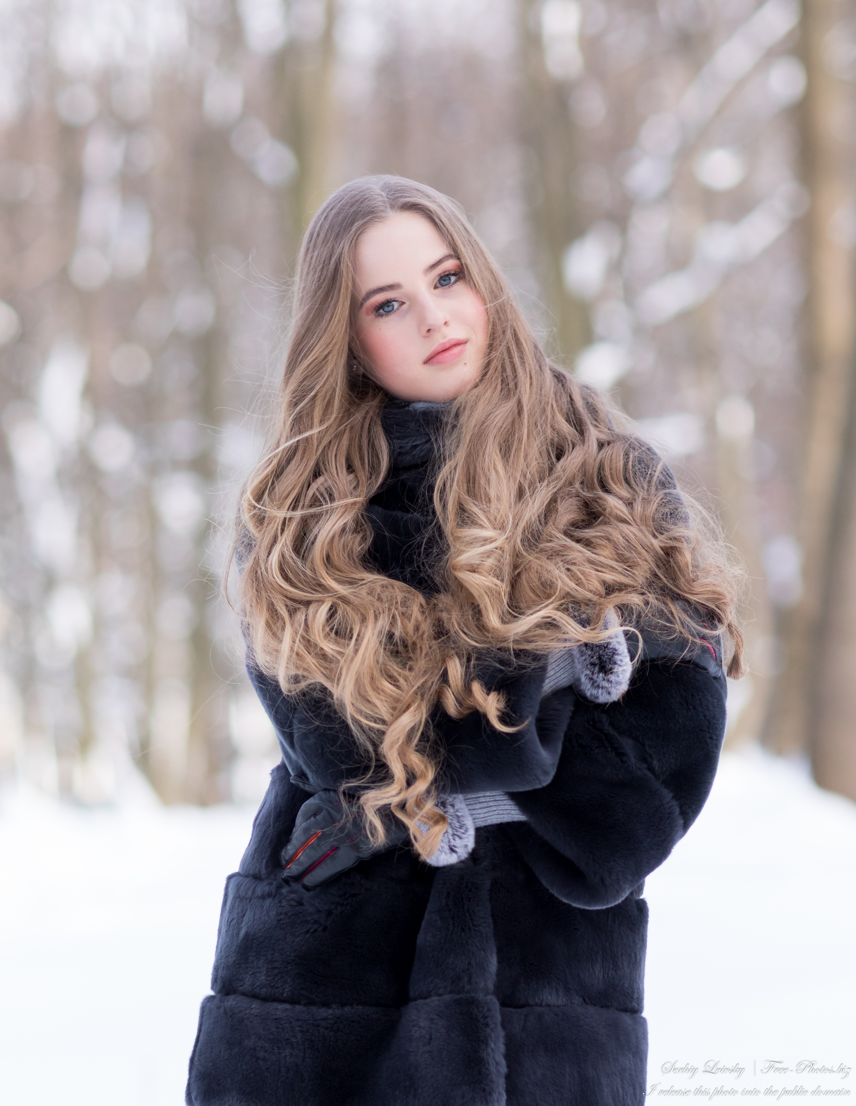 Diana - an 18-year-old natural blonde girl photographed in February 2021 by Serhiy Lvivsky, picture 1