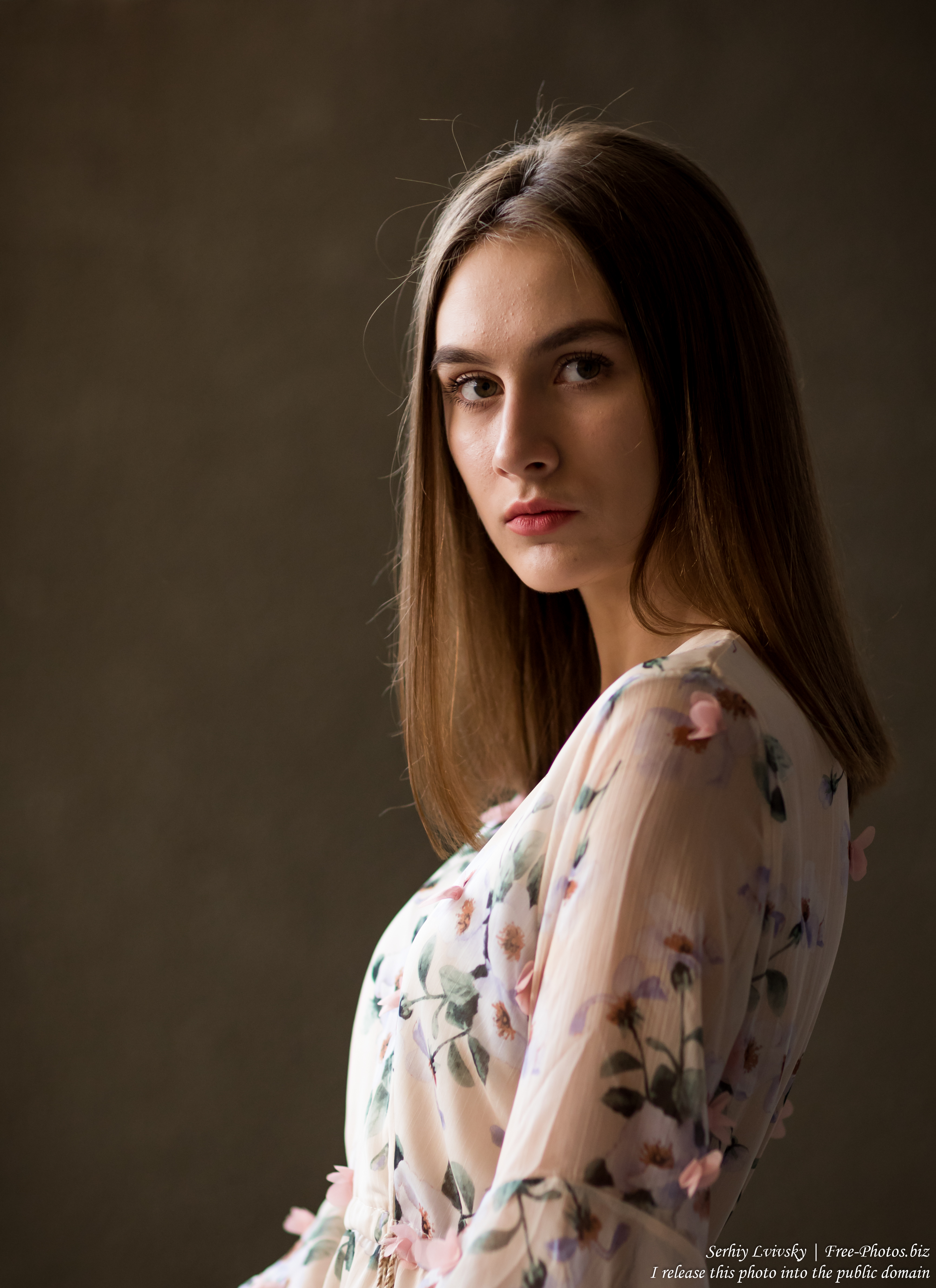 Julia - a 15-year-old girl photographed in July 2019 by Serhiy Lvivsky, picture 12