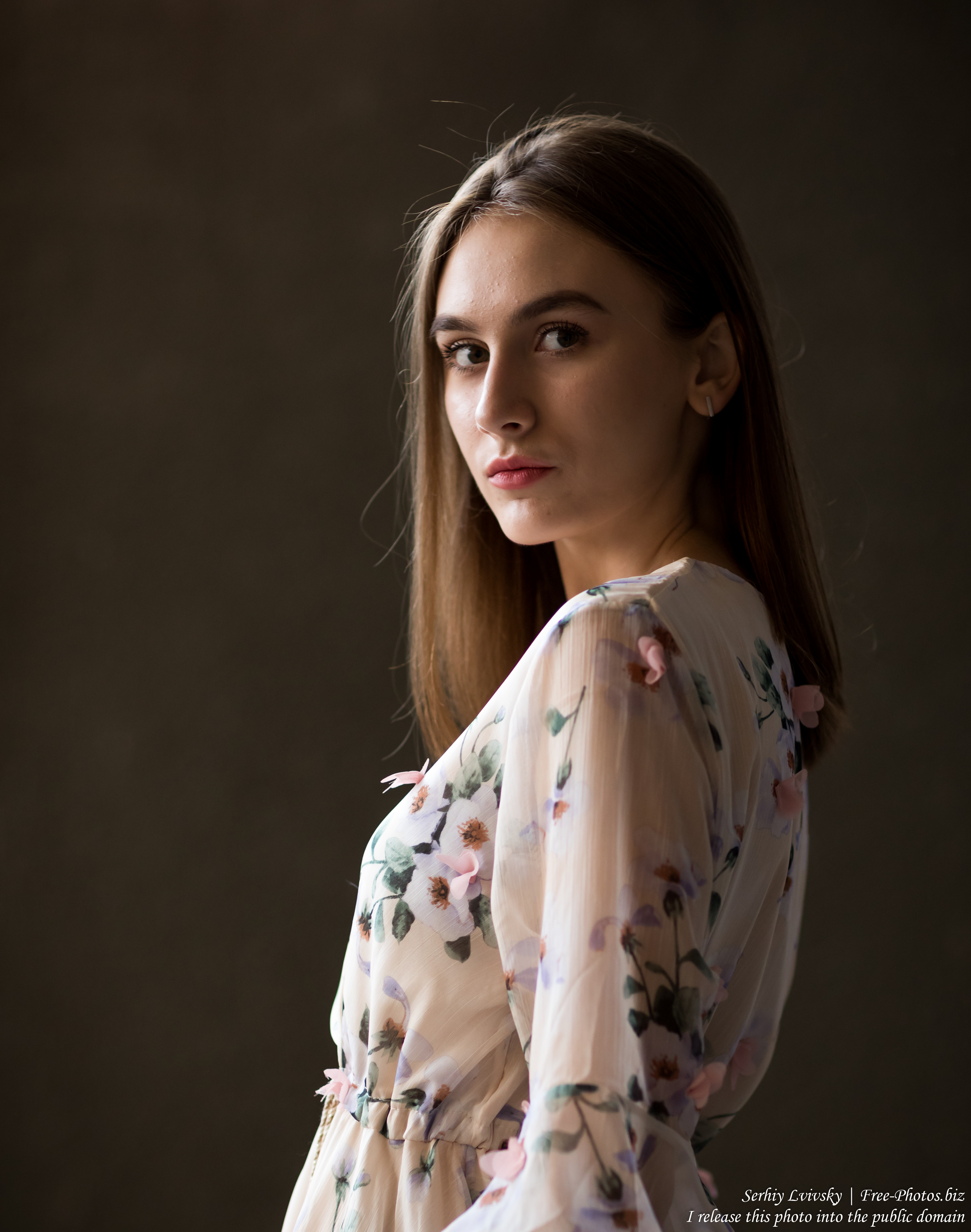 Julia - a 15-year-old girl photographed in July 2019 by Serhiy Lvivsky, picture 15