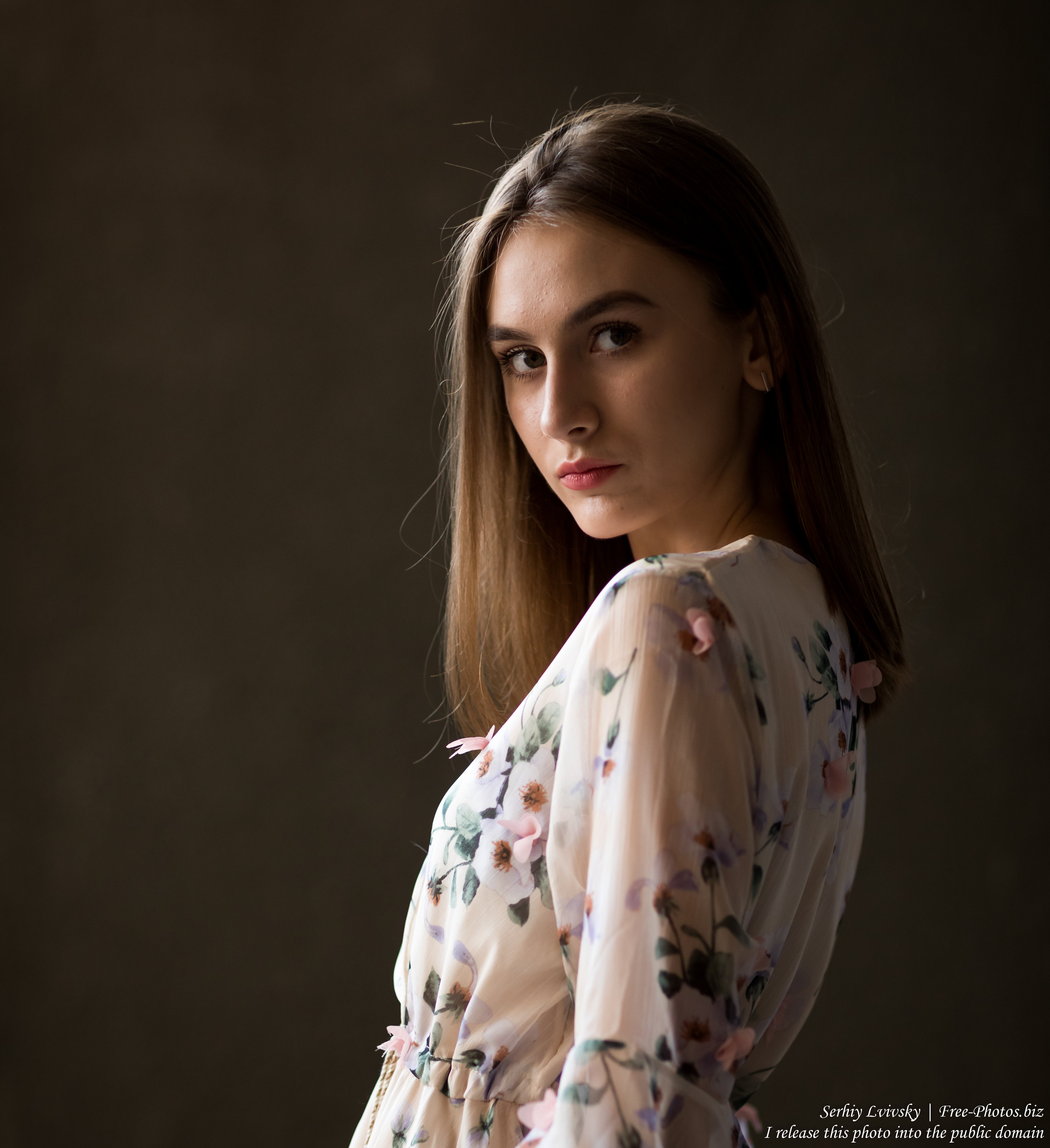 Julia - a 15-year-old girl photographed in July 2019 by Serhiy Lvivsky, picture 17