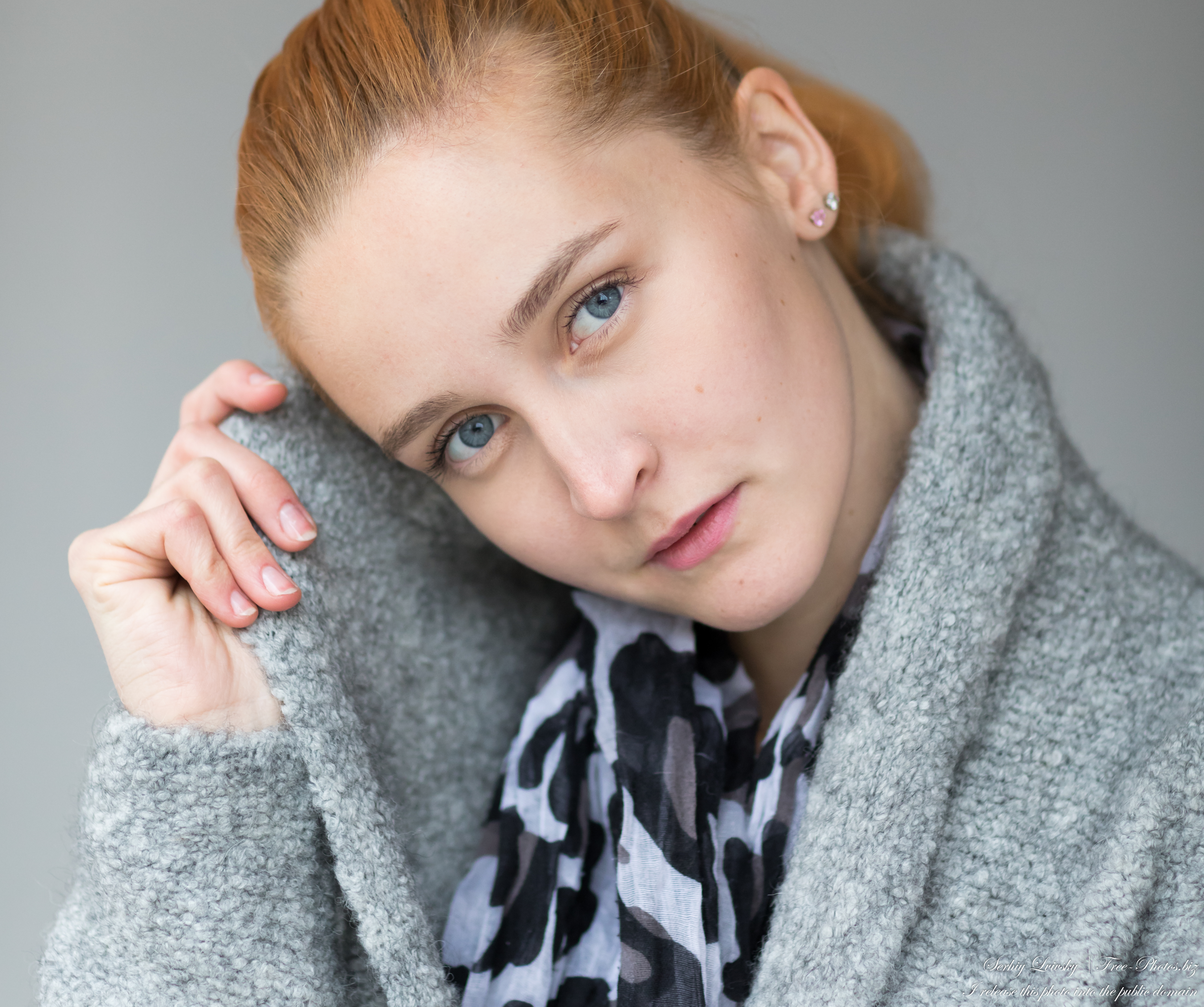 Ksenia - a 25-year-old girl with blue eyes and dyed hair photographed in November 2021 by Serhiy Lvivsky, portrait 3