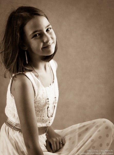 a 12-year-old girl photographed in July 2015 by Serhiy Lvivsky, picture 9