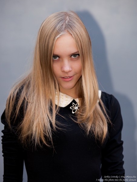 a 15-year-old blond girl photographed in October 2015 by Serhiy Lvivsky, picture 1