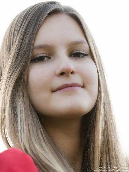 a 16-year-old girl photographed in October 2015 by Serhiy Lvivsky, picture 2