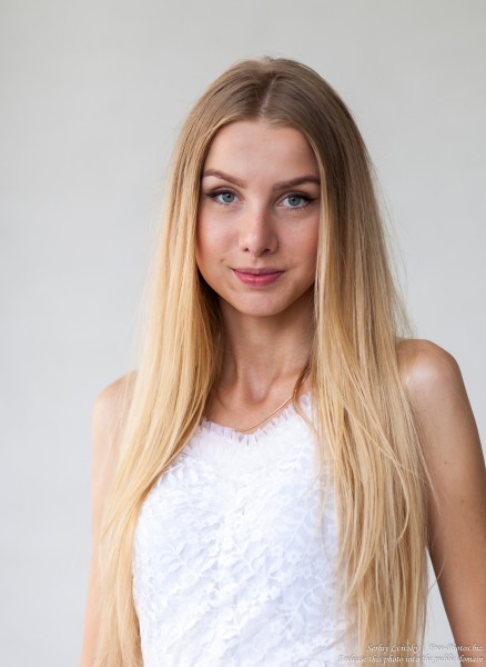 a 21-year-old natural blond girl photographed by Serhiy Lvivsky in july 2016, picture 1