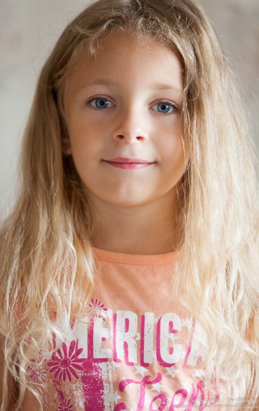 a blond child girl photographed in August 2015 by Serhiy Lvivsky, picture 3