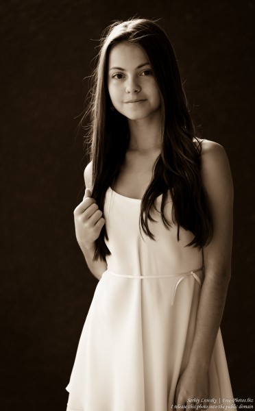 a brunette 15-year-old girl photographed in July 2015, picture 8