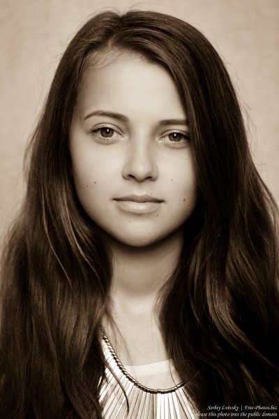 a cute 15-year old girl photographed in July 2015, picture 7