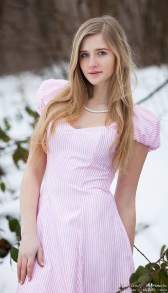 a natural blond 17-year-old girl photographed by Serhiy Lvivsky in January 2016, picture 7