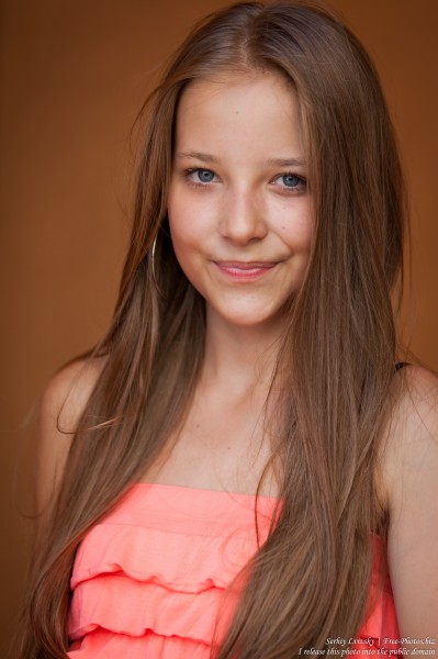 a pretty 13-year-old girl photographed in July 2015 by Serhiy Lvivsky, picture 3