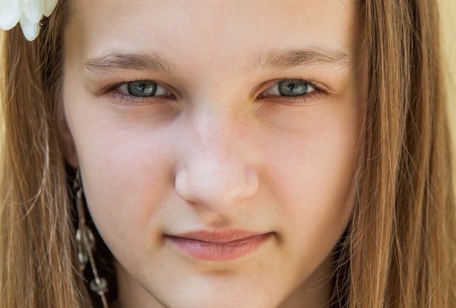 a very photogenic 12-year-old Catholic girl photographed in June 2014, picture 3/4