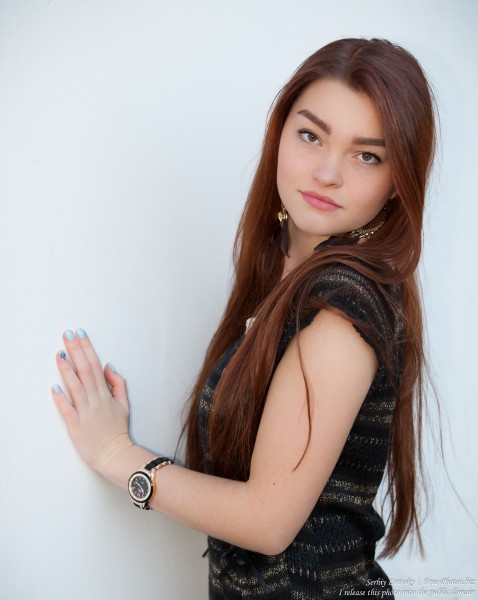 an 18-year-old girl photographed by Serhiy Lvivsky in October 2015, picture 15
