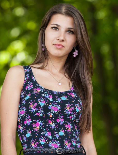 an amazingly beautiful Roman-Catholic girl photographed in May 2014, picture 4/25