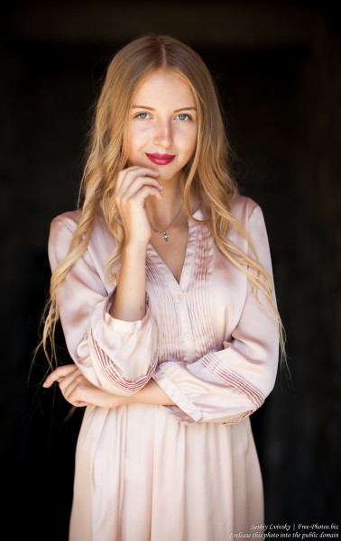 Ania - a 14-year-old natural blonde girl photographed by Serhiy Lvivsky in August 2017, picture 4
