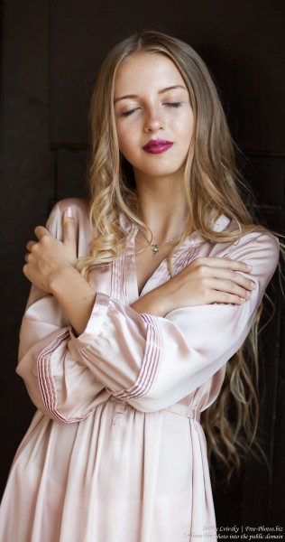 Ania - a 14-year-old natural blonde girl photographed by Serhiy Lvivsky in August 2017, picture 27