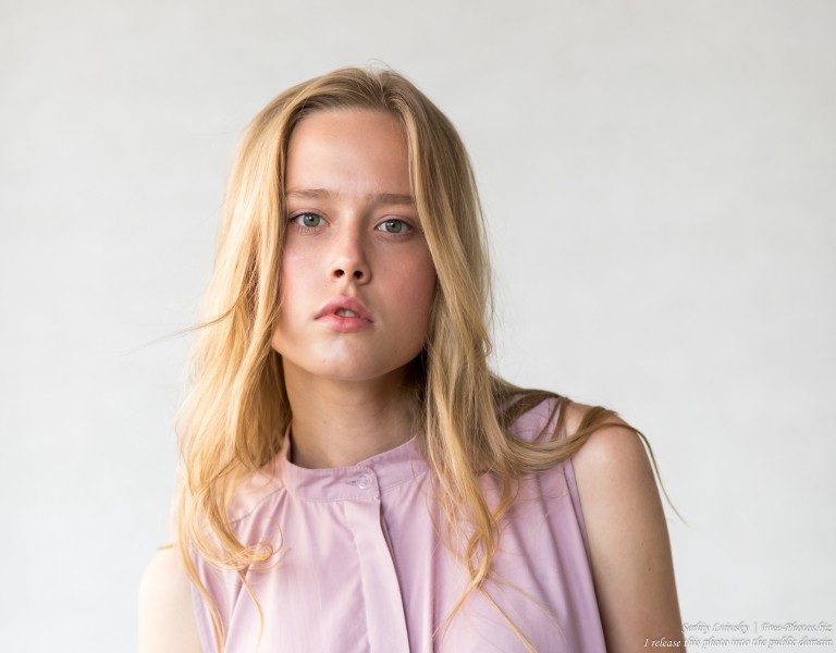 Ania - an 18-year-old natural blonde girl photographed in June 2019 by Serhiy Lvivsky, picture 2