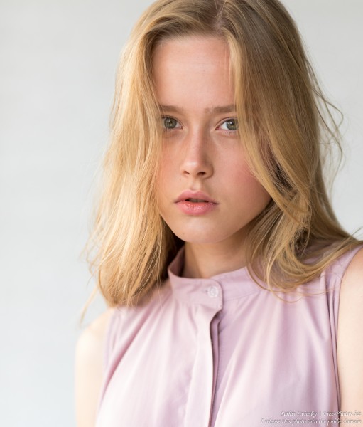 Ania - an 18-year-old natural blonde girl photographed in June 2019 by Serhiy Lvivsky, picture 3
