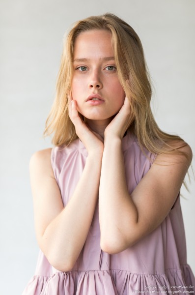 Ania - an 18-year-old natural blonde girl photographed in June 2019 by Serhiy Lvivsky, picture 7