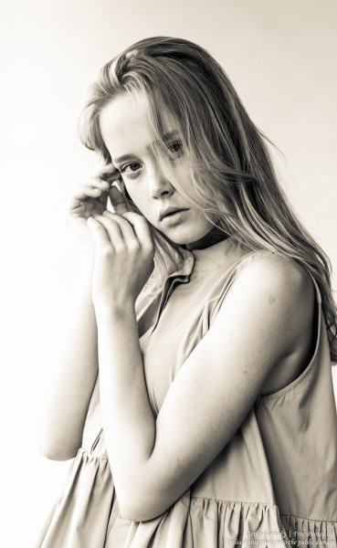 Ania - an 18-year-old natural blonde girl photographed in June 2019 by Serhiy Lvivsky, picture 20