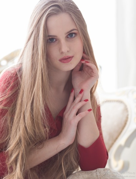 Diana - a 20-year-old natural blonde girl photographed in December 2022 by Serhiy Lvivsky, picture 28