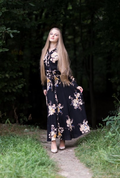 Diana - an 18-year-old natural blonde girl photographed in August 2020 by Serhiy Lvivsky, picture 36