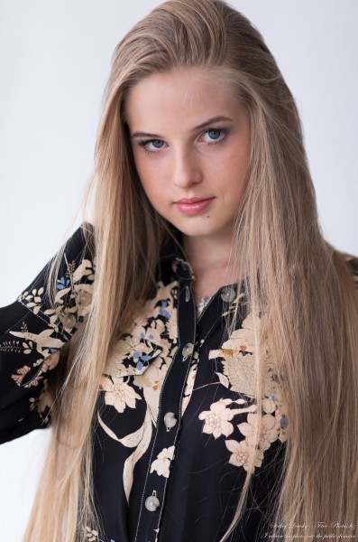 Diana - an 18-year-old natural blonde girl photographed in August 2020 by Serhiy Lvivsky, picture 48