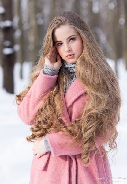 Diana - an 18-year-old natural blonde girl photographed in February 2021 by Serhiy Lvivsky, picture 4