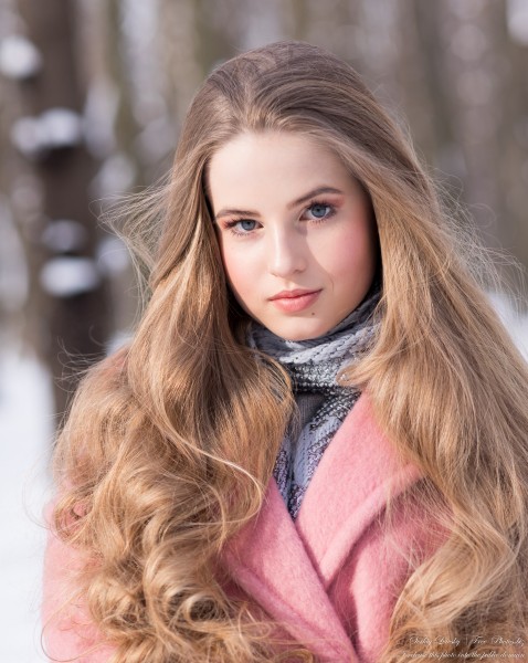 Diana - an 18-year-old natural blonde girl photographed in February 2021 by Serhiy Lvivsky, picture 9