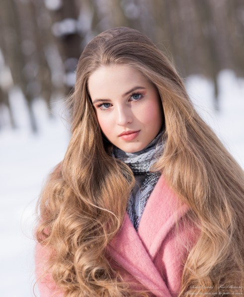Diana - an 18-year-old natural blonde girl photographed in February 2021 by Serhiy Lvivsky, picture 10