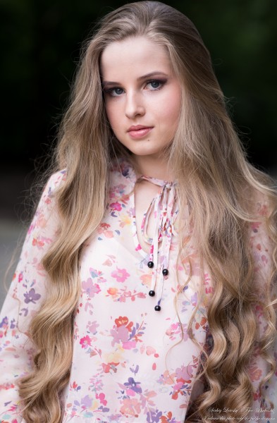 Diana - an 18-year-old natural blonde girl photographed by Serhiy Lvivsky in July 2020, picture 18