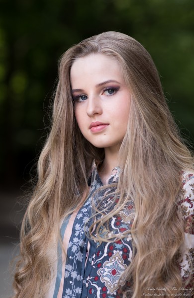 Diana - an 18-year-old natural blonde girl photographed by Serhiy Lvivsky in July 2020, picture 25