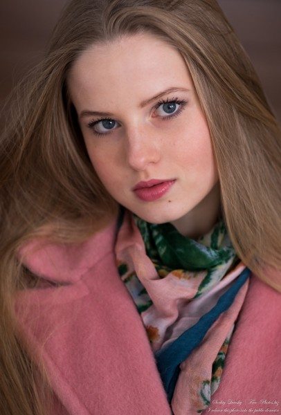 Diana  - an 18-year-old natural blonde girl photographed in October 2020 by Serhiy Lvivsky, picture 8