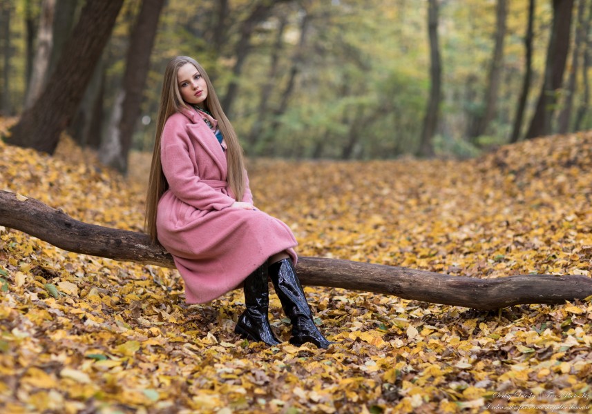 Diana  - an 18-year-old natural blonde girl photographed in October 2020 by Serhiy Lvivsky, picture 32