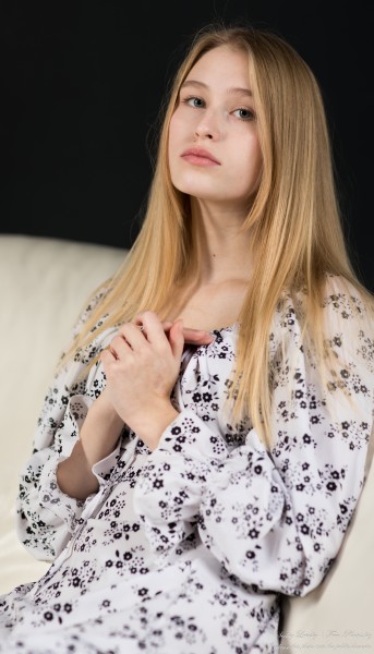 Joanna - a 15-year-old girl with natural lips and natural blonde hair, the third photo session, taken in December 2023 by Serhiy Lvivsky, picture 6