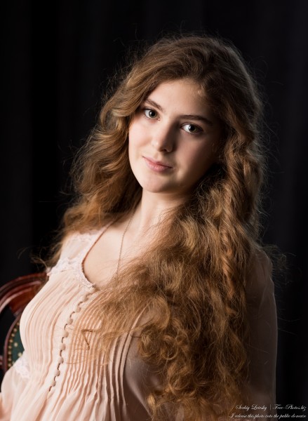 Kornelia - a 15-year-old girl with curly hair photographed in March 2023 by Serhiy Lvivsky, picture 6