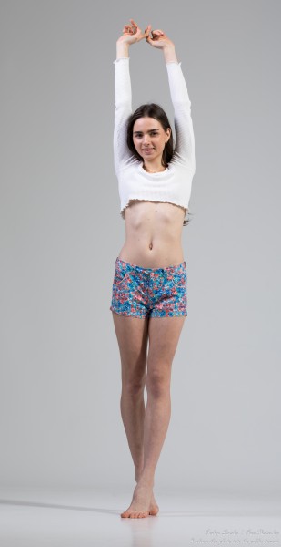 Polina - a 19-year-old girl with natural brows, photo session by Serhiy Lvivsky, taken in March 2026, picture 13
