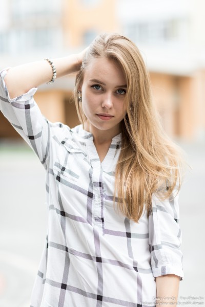 Sasha - a 19-year-old natural blonde girl photographed in July 2019 by Serhiy Lvivsky, picture 7