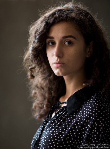 Sophia - a 15-year-old curly brunette girl photographed in July 2019 by Serhiy Lvivsky, picture 2