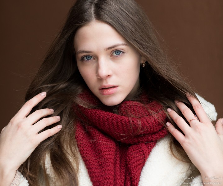 Sophia - a 17-year-old girl with blue eyes photographed by Serhiy Lvivsky in January 2022, picture 2