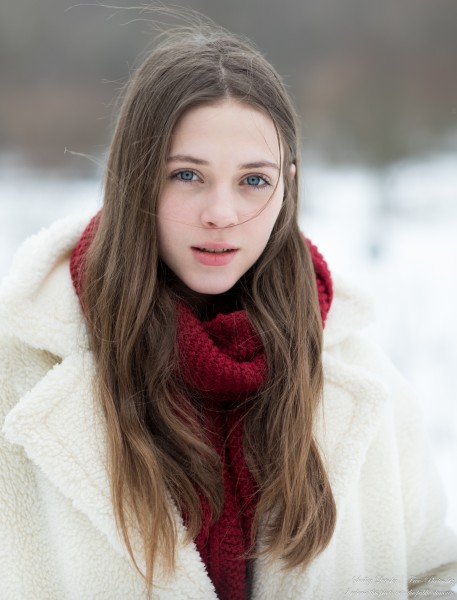 Sophia - a 17-year-old girl with blue eyes photographed by Serhiy Lvivsky in January 2022, picture 6