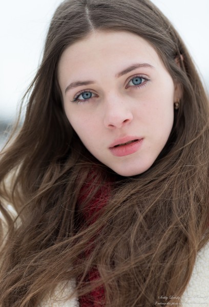 Sophia - a 17-year-old girl with blue eyes photographed by Serhiy Lvivsky in January 2022, picture 7