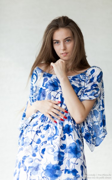 Sophia - a 17-year-old girl with blue eyes photographed in July 2018 by Serhiy Lvivsky, picture 1